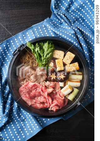 すき焼きイメージ すき焼きイメージ 96943209