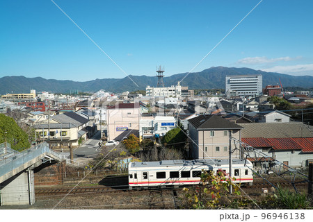 福智山と直方市庁 福智山と直方市庁 96946138