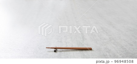 箸、和食イメージ、背景素材 96948508