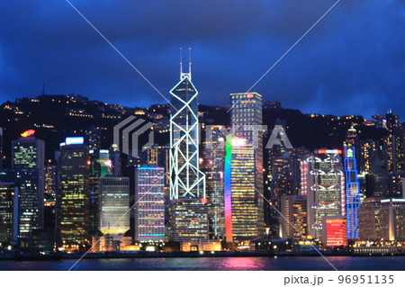 香港、百万ドルの夜景、ビクトリアピーク 96951135