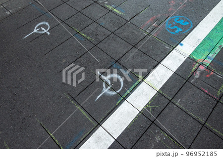 カッター工事　アスファルト舗装の切断 96952185