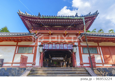 手向山八幡宮　神門（奈良県奈良市） 96953224