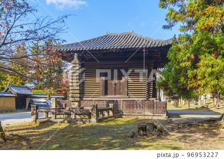 東大寺　御髪塔と法華堂経庫 96953227