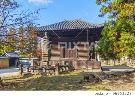 東大寺 御髪塔と法華堂経庫 東大寺 御髪塔と法華堂経庫 96953228