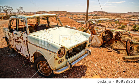 クーバーピディのかわいい小型車の廃車 クーバーピディのかわいい小型車の廃車 96953851