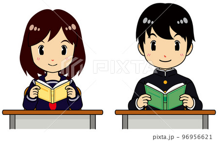 机に座って本を読むセーラー服の女子学生と学ランの男子学生 96956621