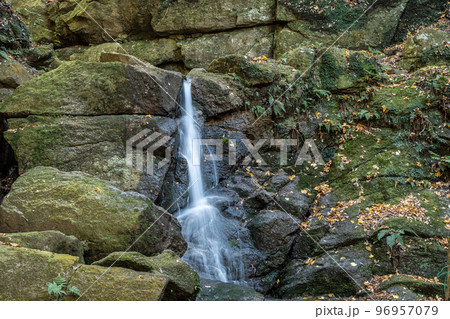 交野八景　尺治の翠影　月の輪滝　大阪交野市 96957079
