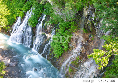 美瑛 白ひげの滝 96957366