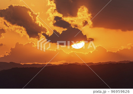 若草山から見る素晴らしい夕日 96959626