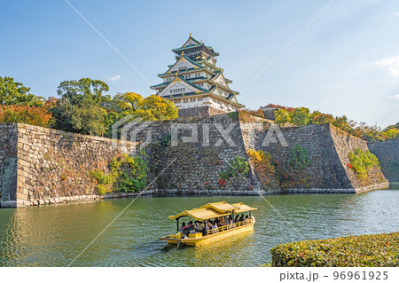 【秋の大阪城公園】大阪城天守閣と御座船 96961925