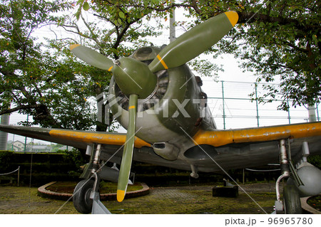 旧陸軍戦闘機　一式戦闘機 隼Ⅲ型甲　の撮影用模型　知覧特攻平和会館　敷地に展示されている 96965780