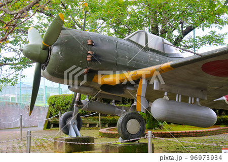 旧陸軍戦闘機　一式戦闘機 隼Ⅲ型甲　の撮影用模型　知覧特攻平和会館　敷地に展示されている 96973934