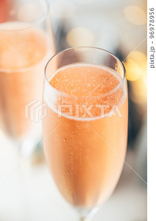 Christmas table settings 96978956