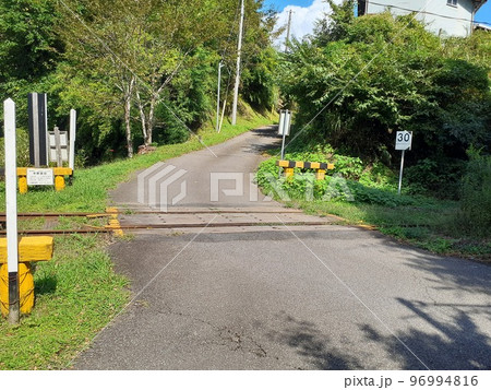 珍しい警報機のない踏切 96994816
