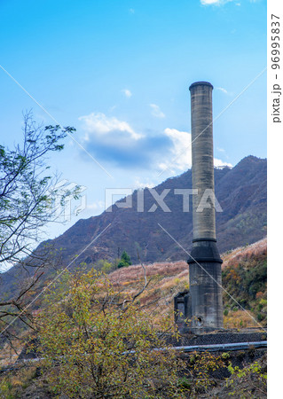 足尾銅山製錬所　大煙突　足尾町　秋の風景　　 96995837