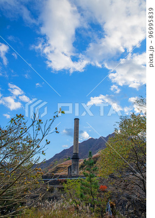 足尾銅山製錬所　大煙突　足尾町　秋の風景　　 96995839