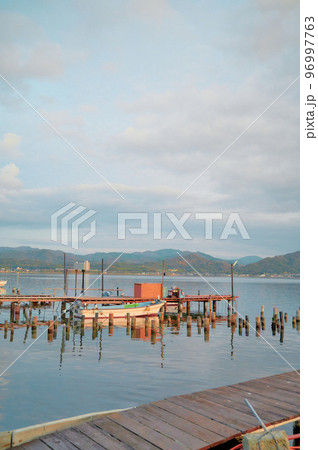 桟橋　ボート　久美浜湾　海の京都　風景　田舎 96997763
