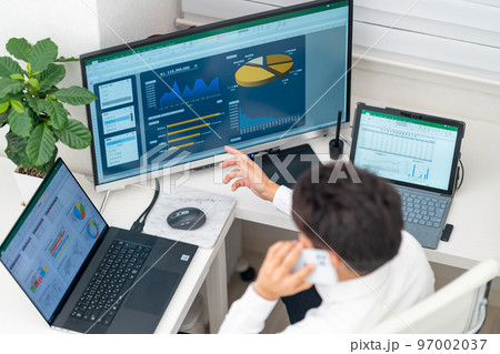 総務　経理　事務職　営業事務　マネジメントダッシュボード　表　グラフ　俯瞰　リスキリング 97002037