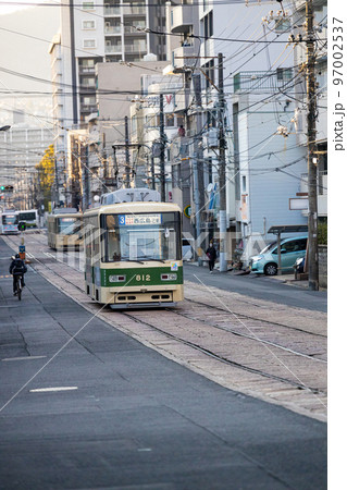EOSR6.広島市内、路面電車通り。 EOSR6.広島市内、路面電車通り。 97002537
