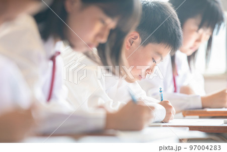 勉強 授業風景 中高生イメージ 勉強 授業風景 中高生イメージ 97004283