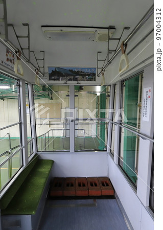 兵庫　神戸　摩耶ロープウェイ（車内） 97004312