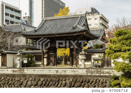 光永寺の紅葉【長崎県長崎市桶屋町】 97006718