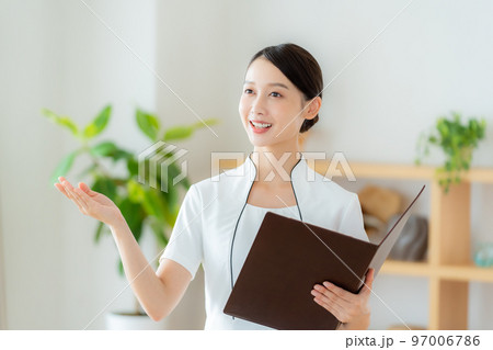 エステティシャン 97006786