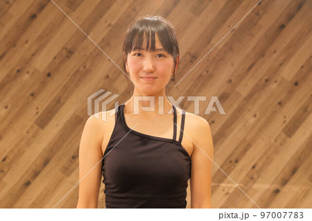 ヨガスタジオにて美人ヨガインストラクター、スポーツインストラクター、プライベートレッスン ヨガスタジオにて美人ヨガインストラクター、スポーツインストラクター、プライベートレッスン 97007783