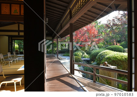 紅葉真っ盛り　秋の丈山苑　詩泉閣 97010583