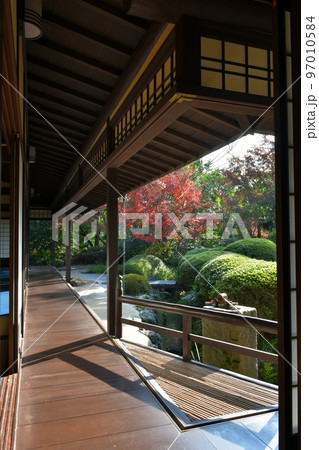 紅葉真っ盛り　秋の丈山苑　詩泉閣 97010584