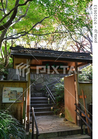 紅葉真っ盛り　秋の丈山苑　詩泉閣 97010653