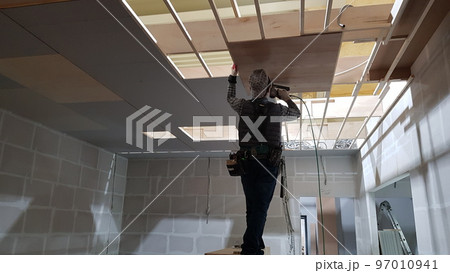 仕事 一人で 建築 97010941