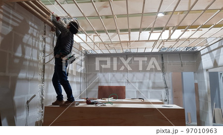 仕事 一人で 建築 97010963