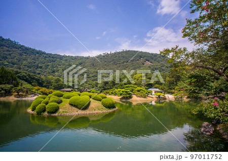 香川 栗林公園の芸術的な日本庭園と美しい自然 香川 栗林公園の芸術的な日本庭園と美しい自然 97011752