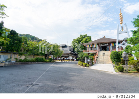 【近畿三十六不動霊場】第二十五番 円満院門跡の護摩堂と境内2 滋賀県大津市 【近畿三十六不動霊場】第二十五番 円満院門跡の護摩堂と境内2 滋賀県大津市 97012304