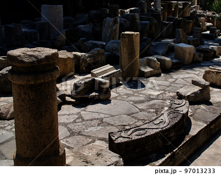 Archaeological excavations of ancient Greek civilization 97013233