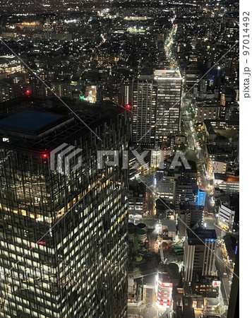 冬の摩天楼の夜景 冬の摩天楼の夜景 97014492