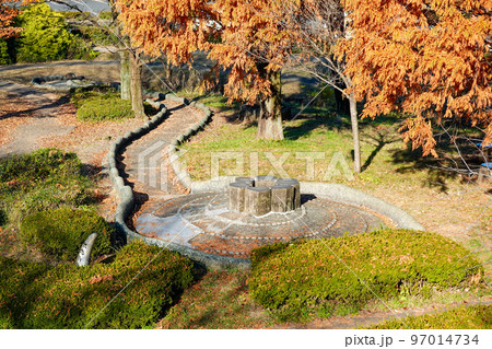 秋晴れの古代広場 阿須運動公園(埼玉県飯能市) 秋晴れの古代広場 阿須運動公園(埼玉県飯能市) 97014734