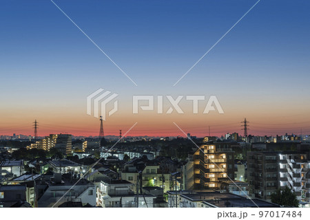 日の出 住宅地の朝 早朝 朝焼け 朝日 太陽 日の出 住宅地の朝 早朝 朝焼け 朝日 太陽 97017484