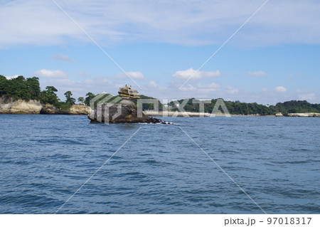 松島湾の仁王島の景色 97018317