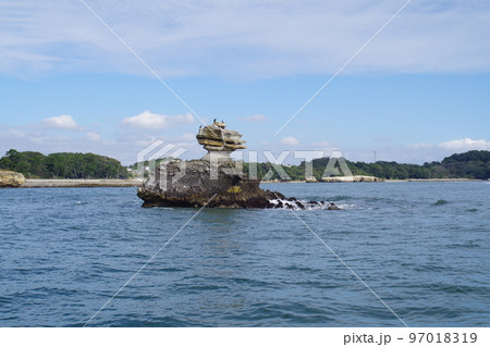 松島湾の仁王島の景色 松島湾の仁王島の景色 97018319
