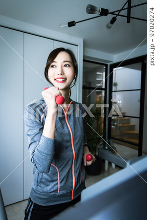 ランニングマシーン　コロナ太り対策　パーソナルジム 97020274