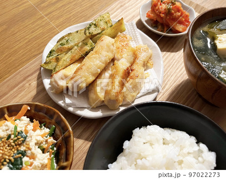 ワンプレートの食事・おうち時間の自炊生活 97022273