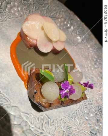海外の食べ物飲み物。コース料理ミシュラン3つ星 97023068