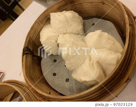 ミシュラン3つ星のコース料理。美味しい食べ物。インスタ映えするフード。 97023129