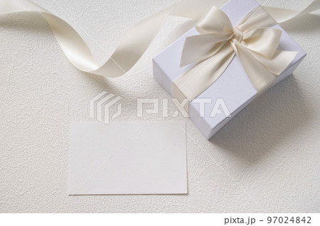 贈り物にメッセージを添えて 97024842