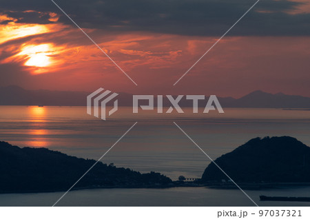 瀬戸内の夕暮れ 瀬戸内の夕暮れ 97037321