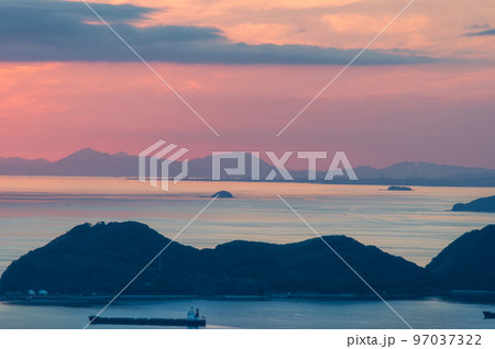 瀬戸内の夕暮れ 瀬戸内の夕暮れ 97037322