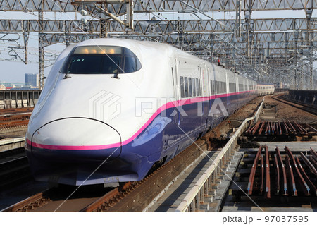 東北新幹線E2系やまびこ号（山形新幹線E3系つばさ併結） 97037595