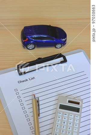 車点検（車購入・車メンテイメージ・縦構図） 97038663
